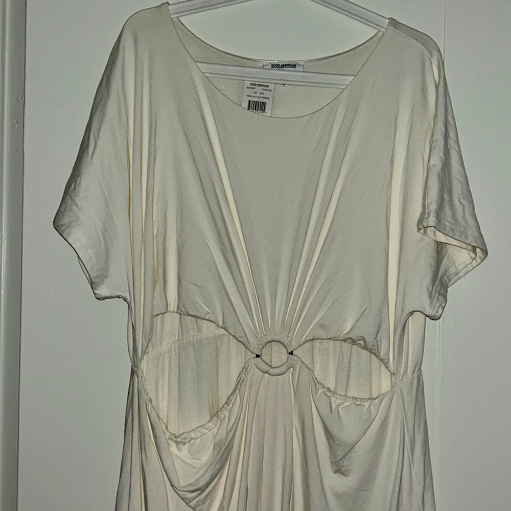 Good American Open cut White Dress (NWT) - Sz 7. American size 3XL or 4XL.